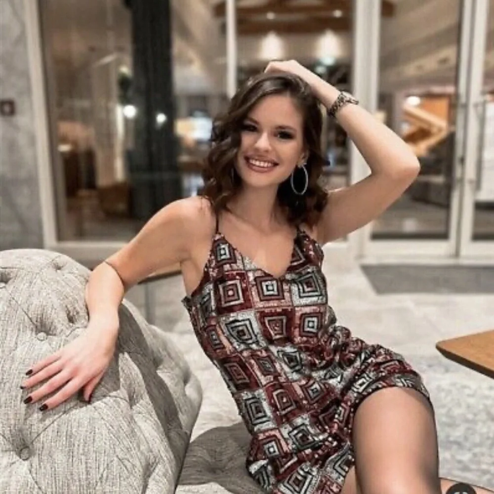 NWT: Festive Sequin Geometric Pattern Strappy DRESS🔹🔻
